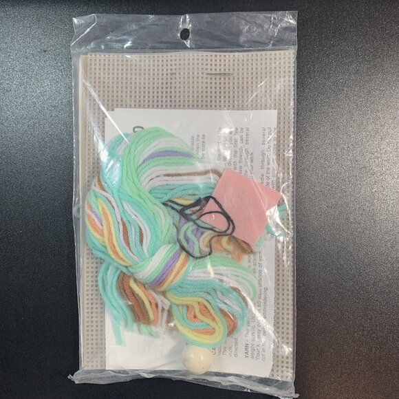 Vintage Martinsville Plastic Canvas Needlepoint Kit Kite Flying Craft Project - Picture 6 of 6